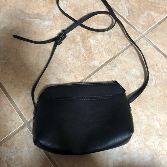 simple black purse